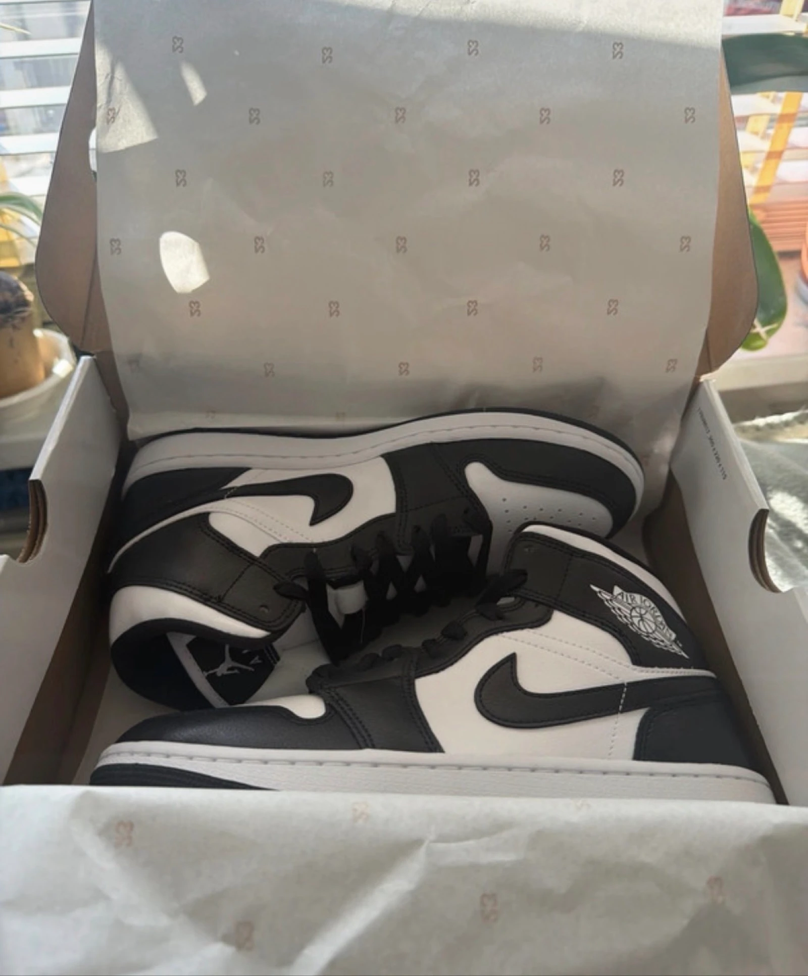 Nike Air Jordan mid 1 – photo 2
